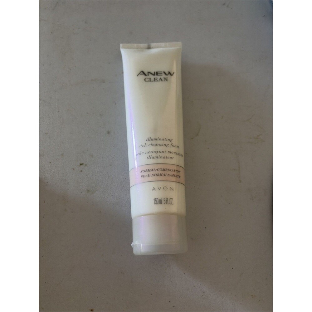 Avon Anew Clean Illuminating Rich Cleansing Foam 5 oz New and Sealed Tube
